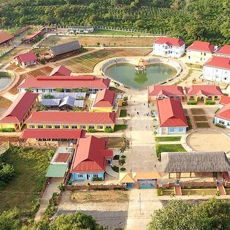 Hotel Nhà May Mắn Krông Nô - Đăk Nông Buon Kuop Esterno foto