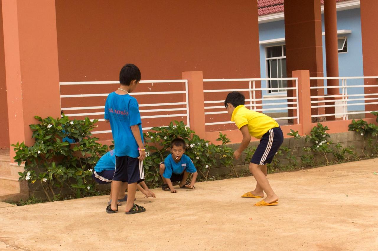 Hotel Nhà May Mắn Krông Nô - Đăk Nông Buon Kuop Esterno foto